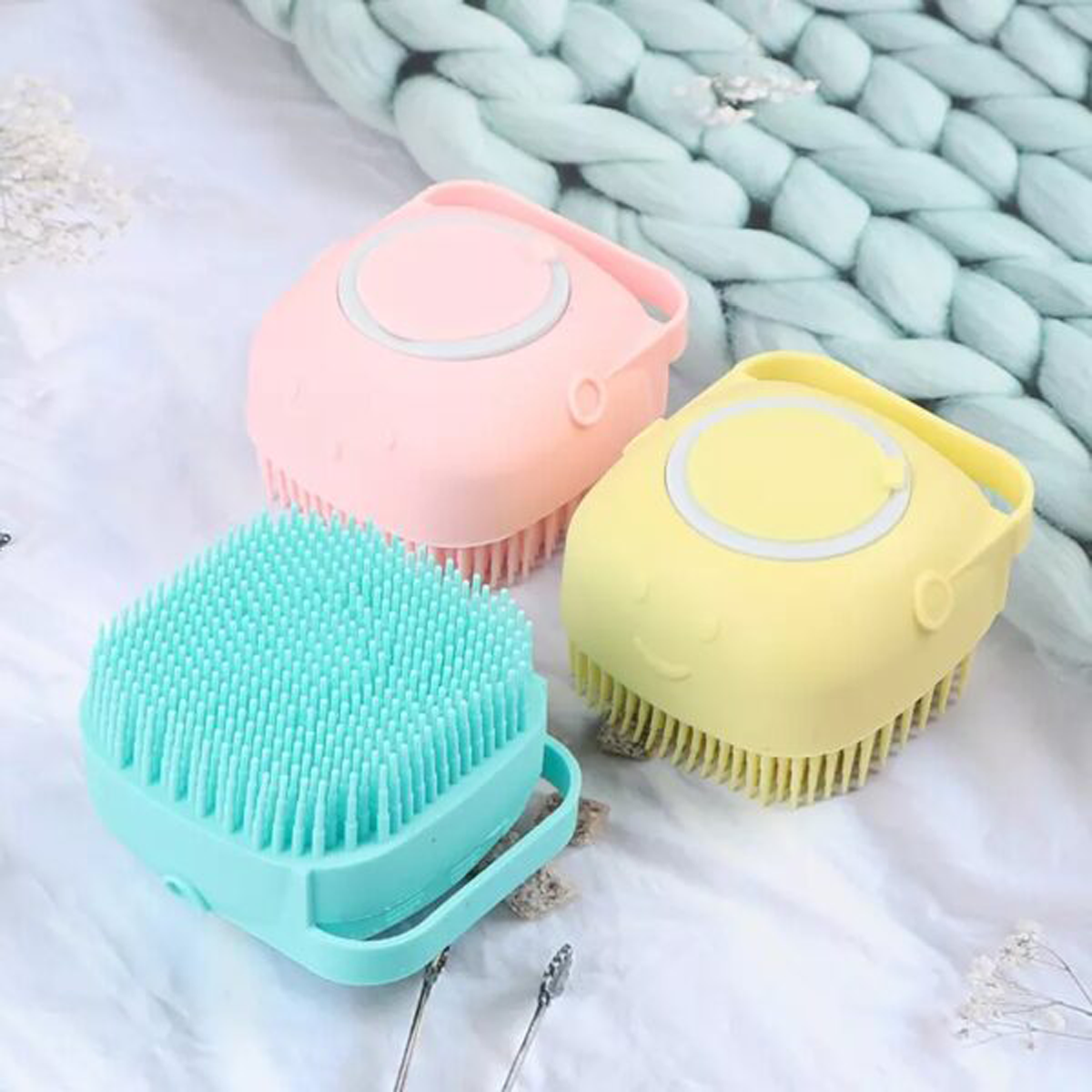 Soft Silicone Bath Brush (Random Color)